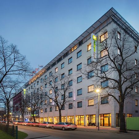 Holiday Inn Express Berlin City Centre By Ihg Exterior foto