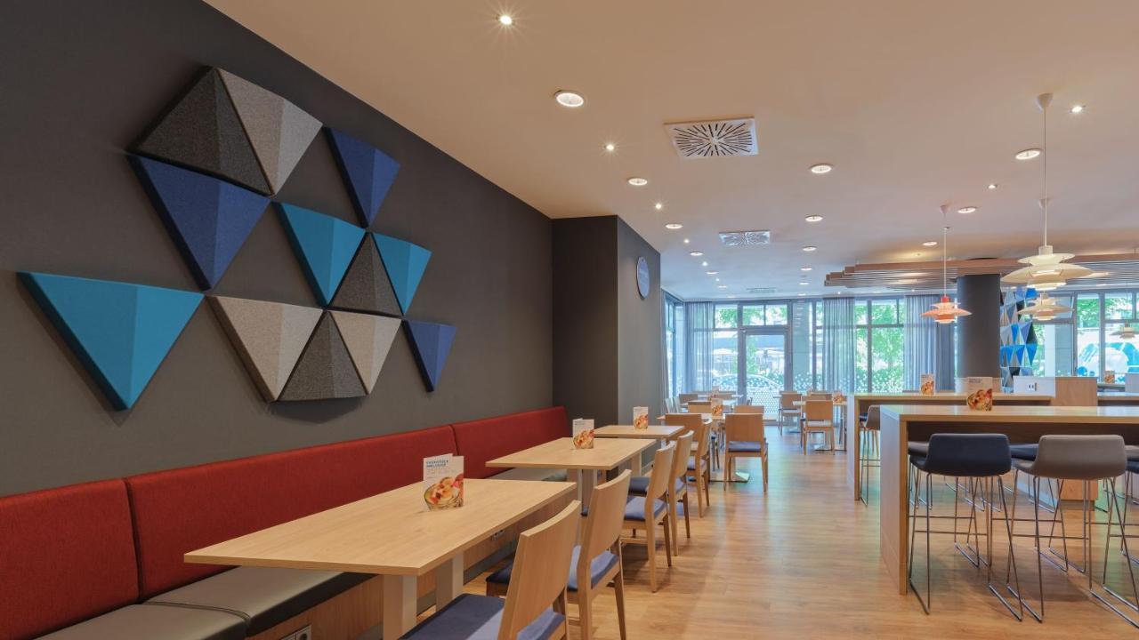 Holiday Inn Express Berlin City Centre By Ihg Exterior foto