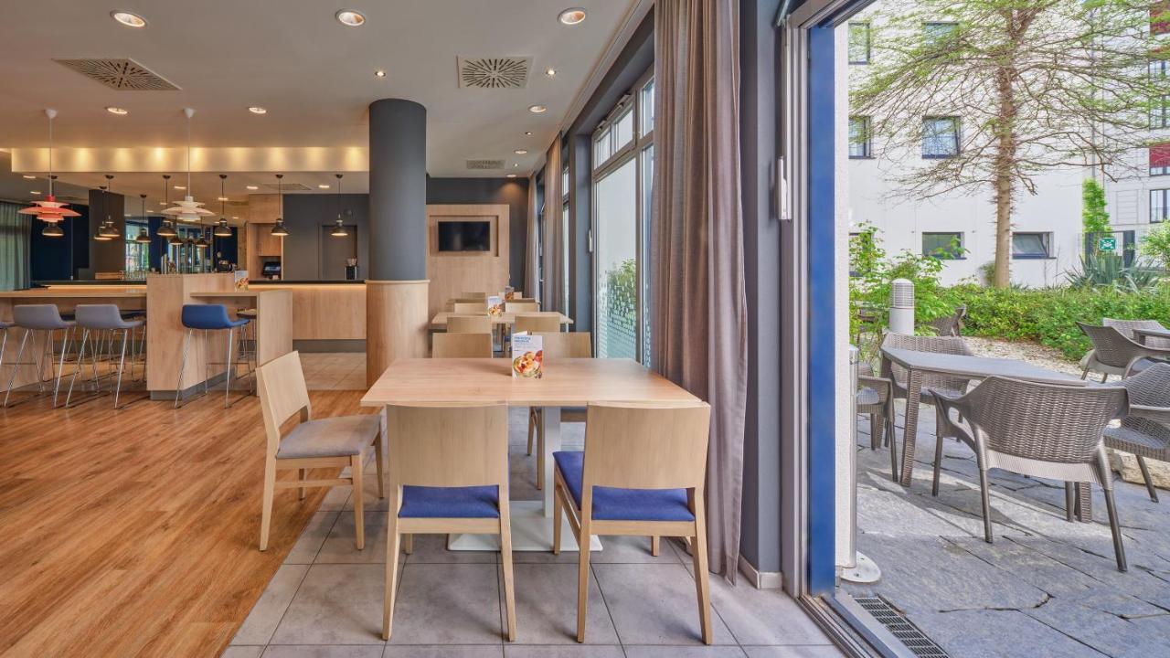 Holiday Inn Express Berlin City Centre By Ihg Exterior foto