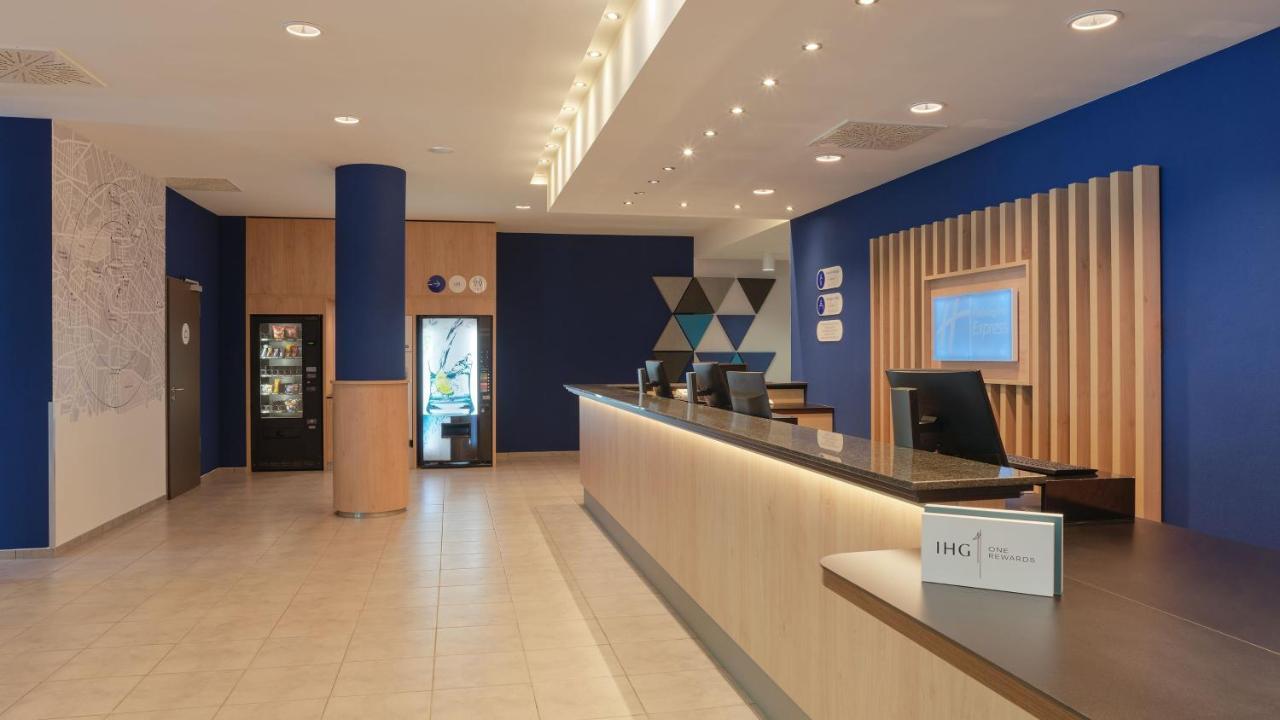 Holiday Inn Express Berlin City Centre By Ihg Exterior foto
