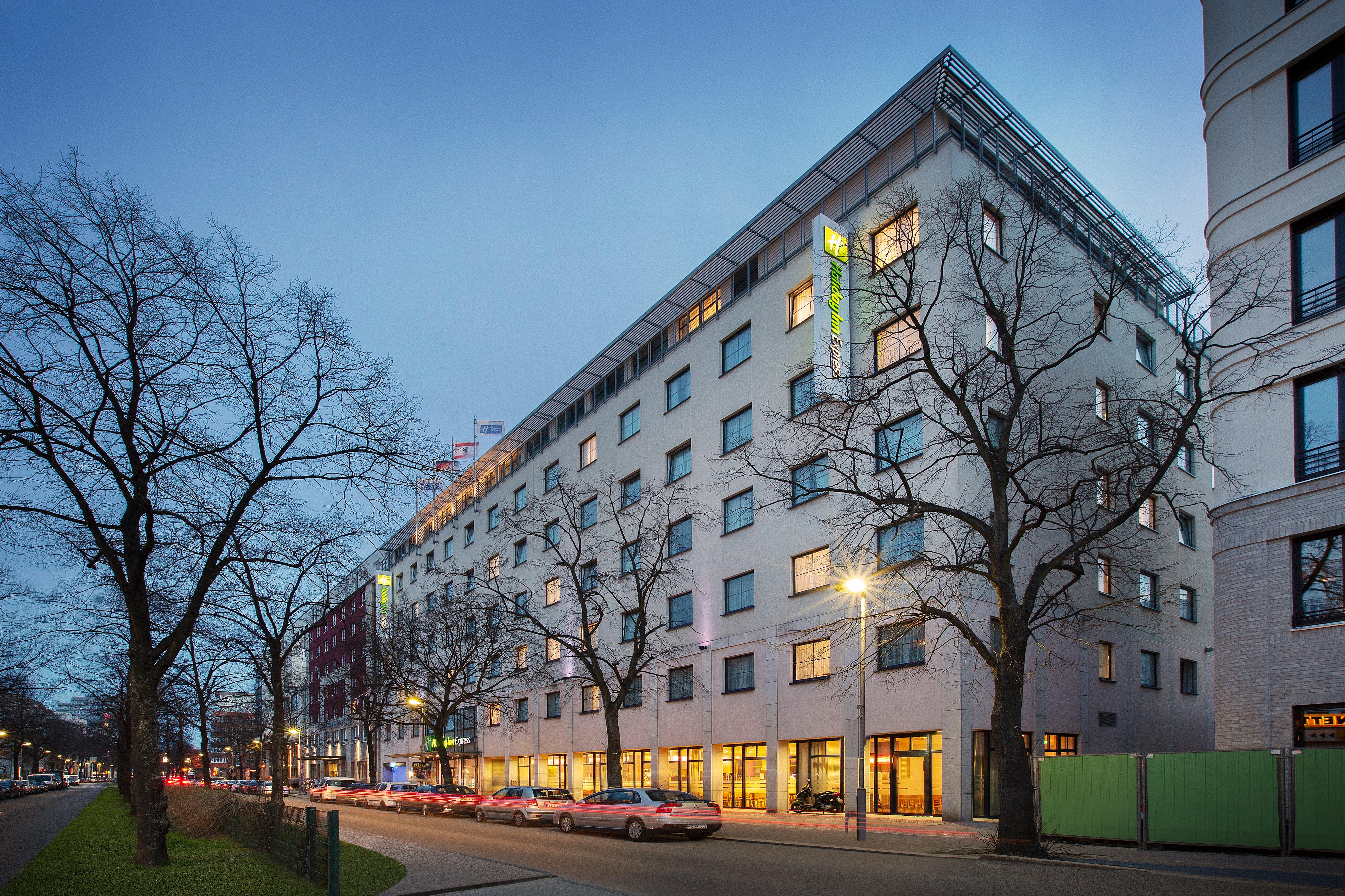 Holiday Inn Express Berlin City Centre, An Ihg Hotel Exterior foto