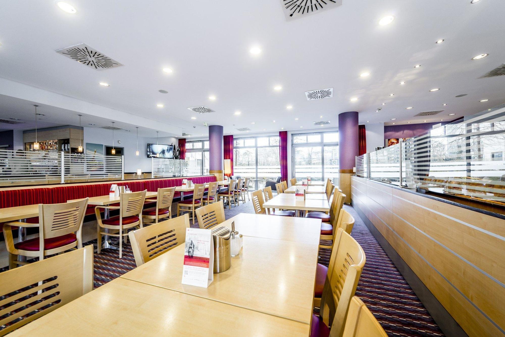 Holiday Inn Express Berlin City Centre By Ihg Exterior foto